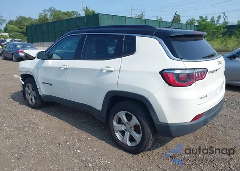 2019 Jeep Compass Latitude 4X4 z USA, uszkodzony, nr VIN 3C4NJDBB2KT792196
